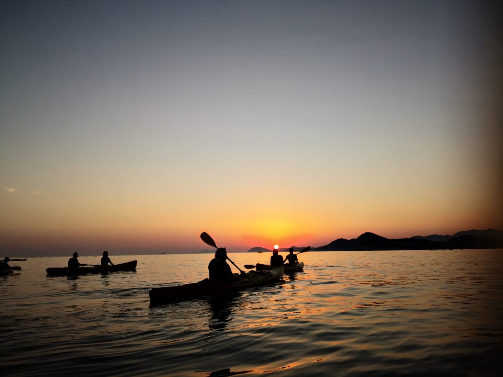 Kayaking around Old City
