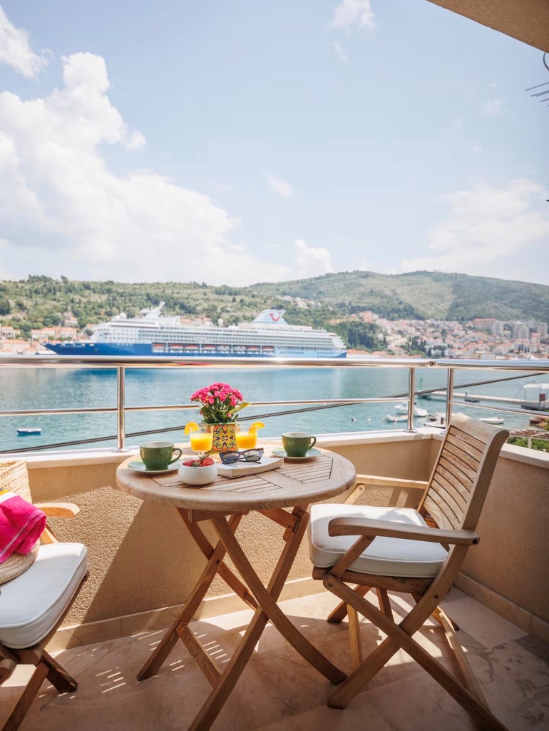 Luxury Sea View Apartment